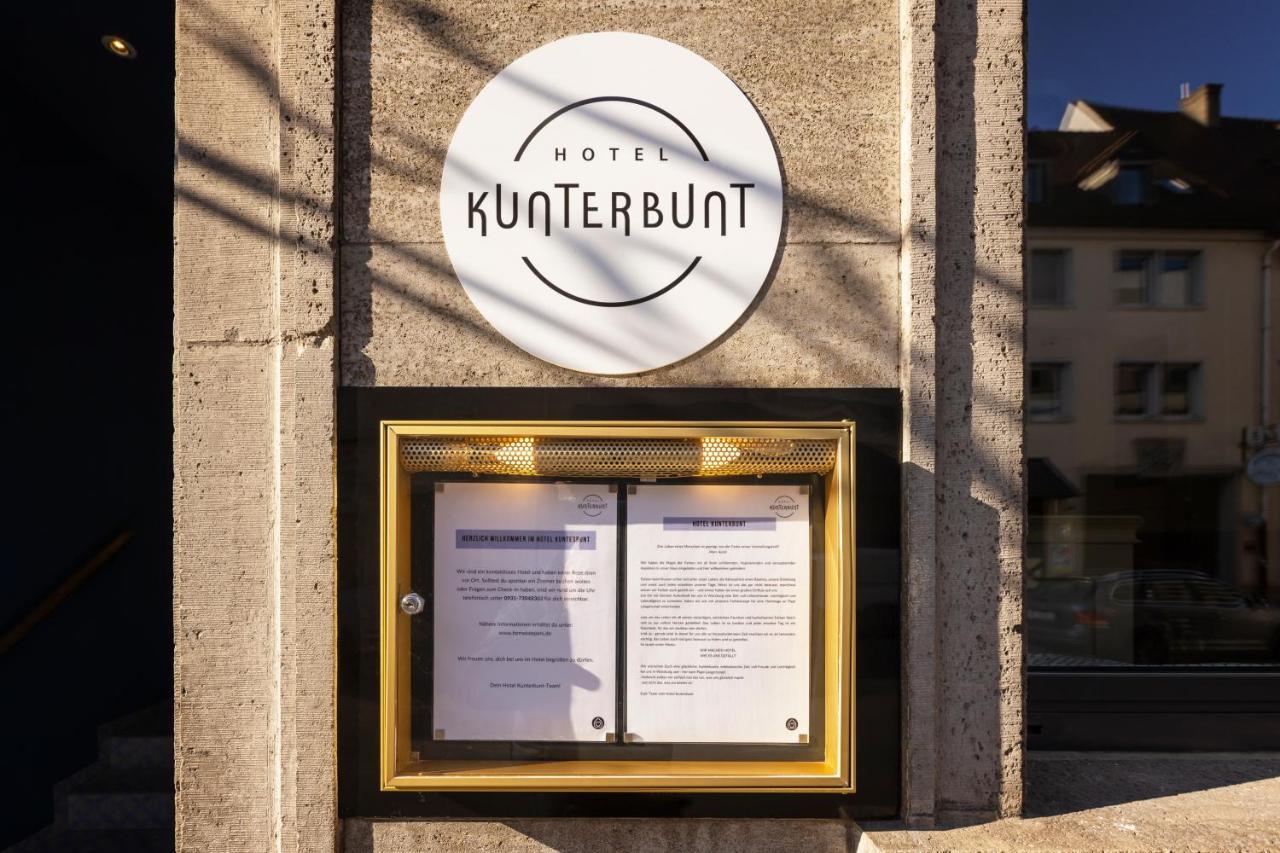 Kunterbunt In Wuerzburger Innenstadt 3*
