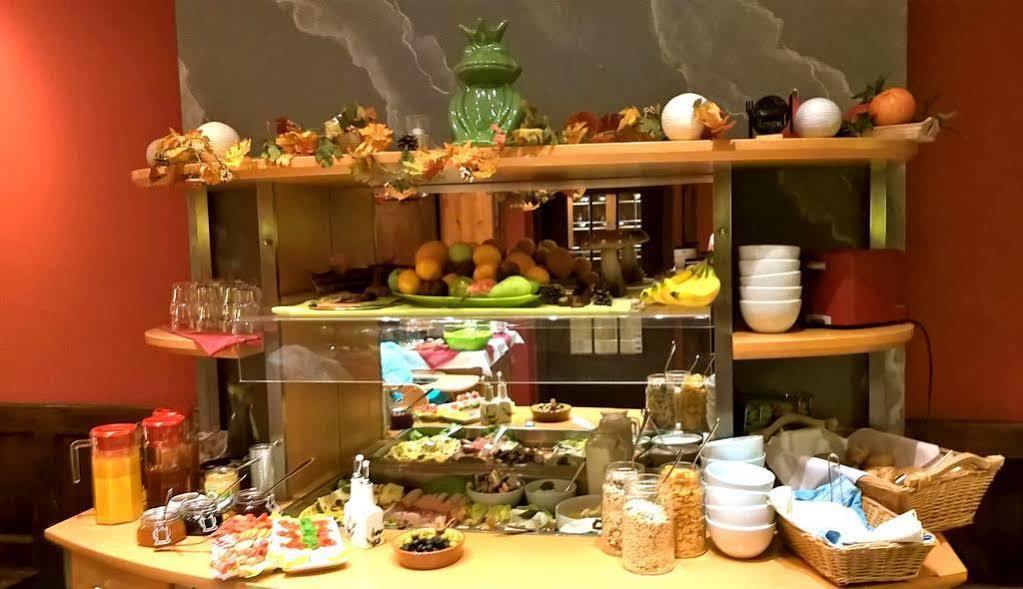 Kunterbunt In Wuerzburger Innenstadt Hotel 3*